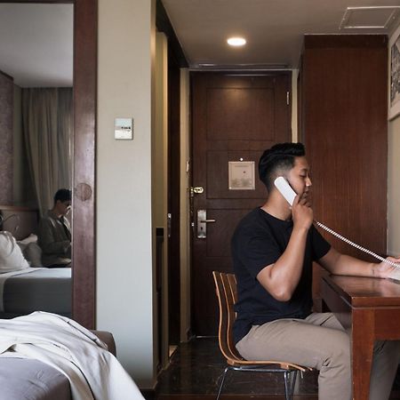 House Sangkuriang Hotell Bandung Exteriör bild
