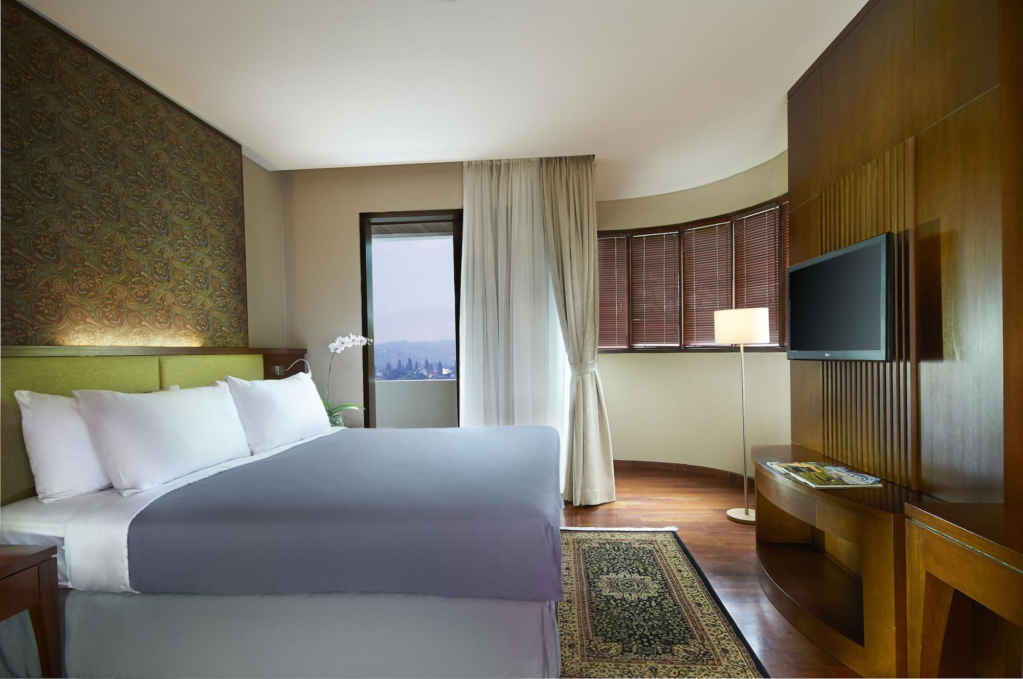 House Sangkuriang Hotell Bandung Exteriör bild