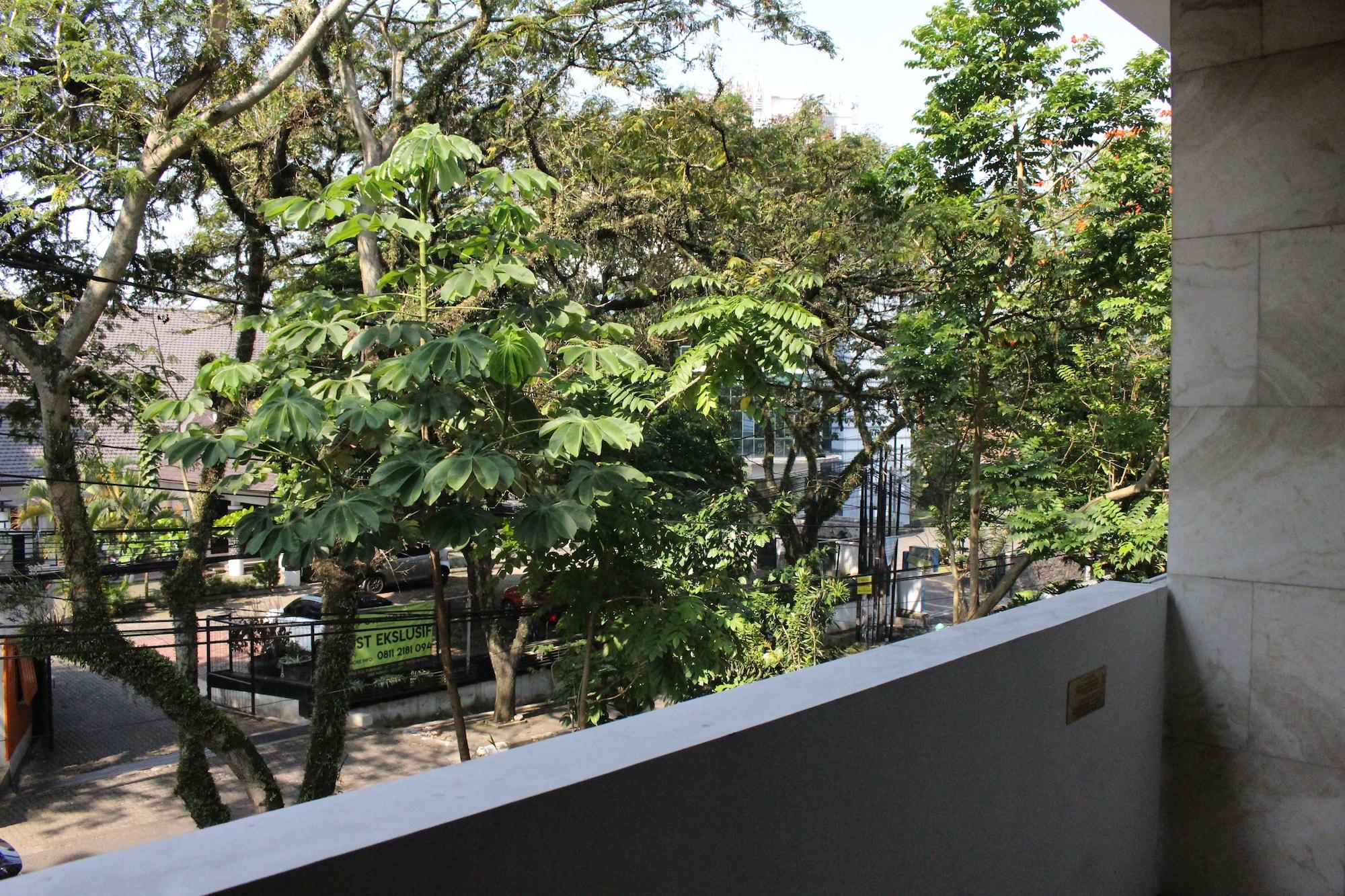 House Sangkuriang Hotell Bandung Exteriör bild