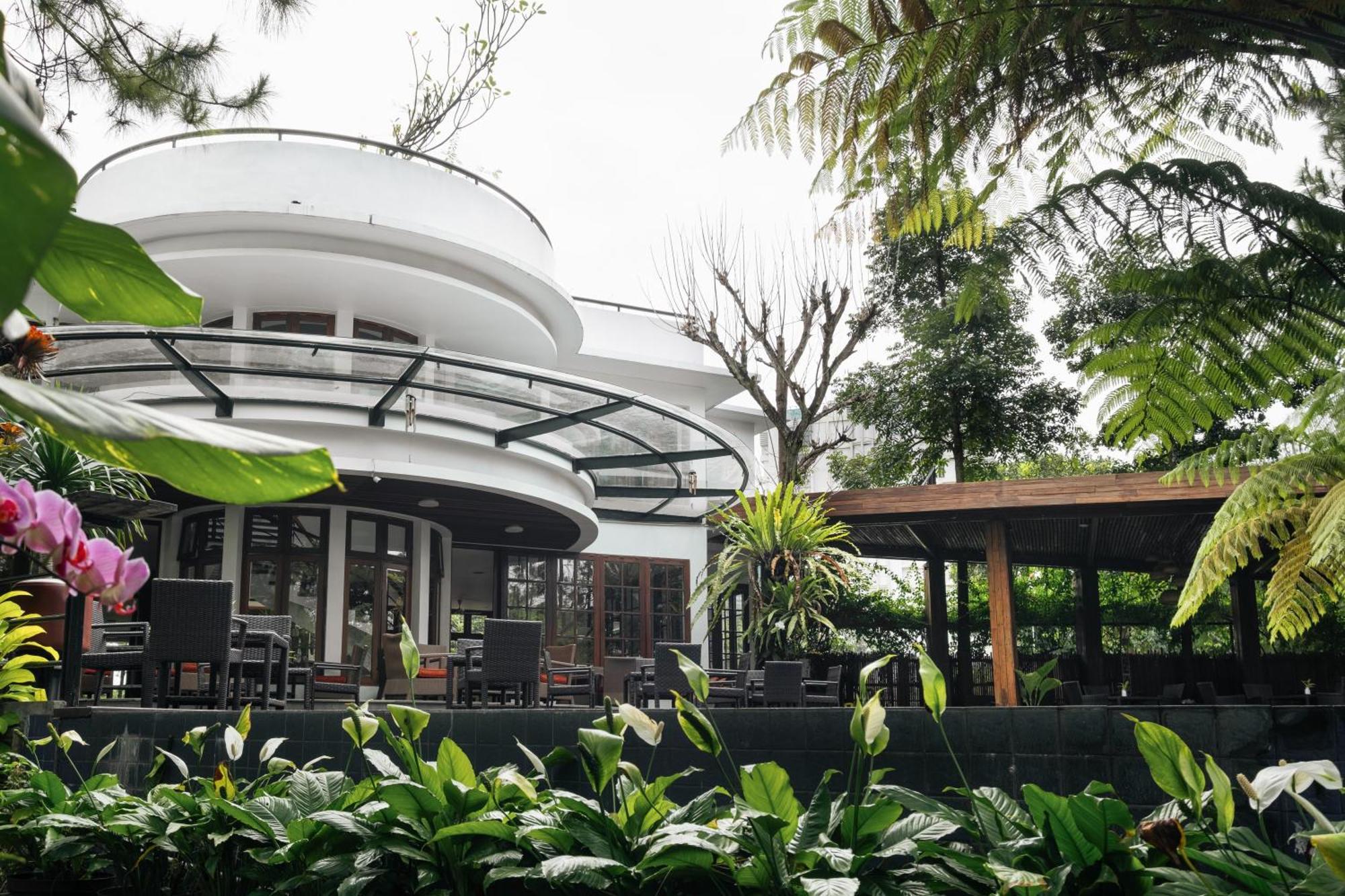 House Sangkuriang Hotell Bandung Exteriör bild