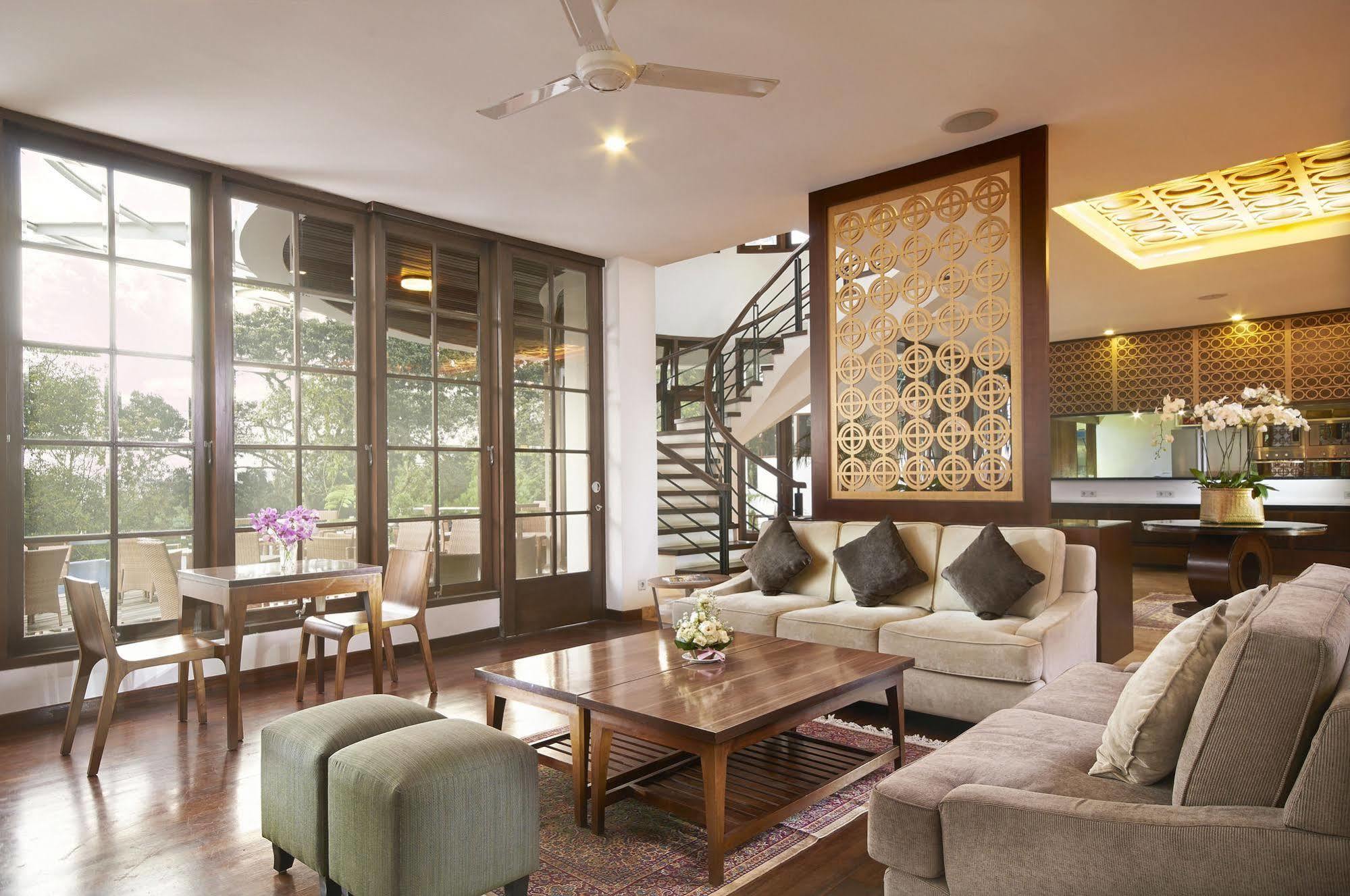 House Sangkuriang Hotell Bandung Exteriör bild
