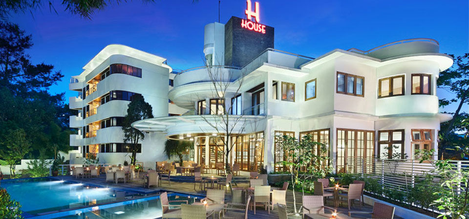 House Sangkuriang Hotell Bandung Exteriör bild