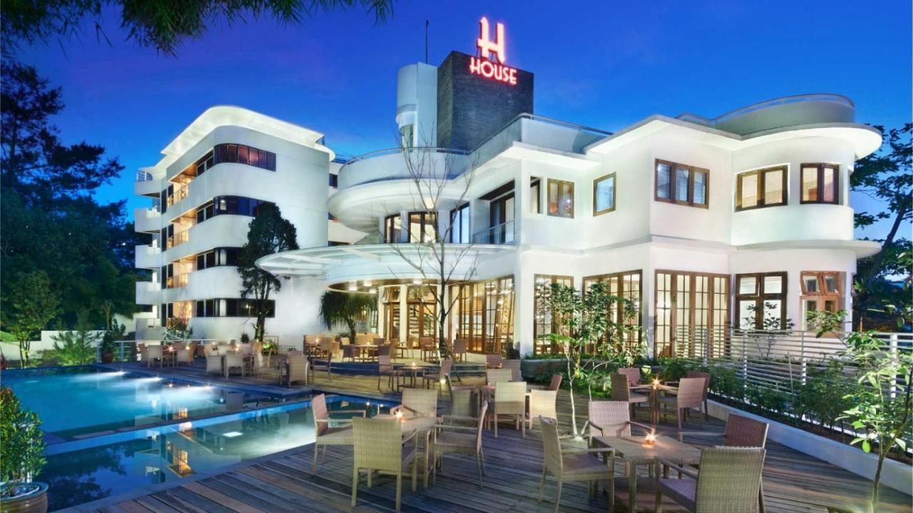 House Sangkuriang Hotell Bandung Exteriör bild